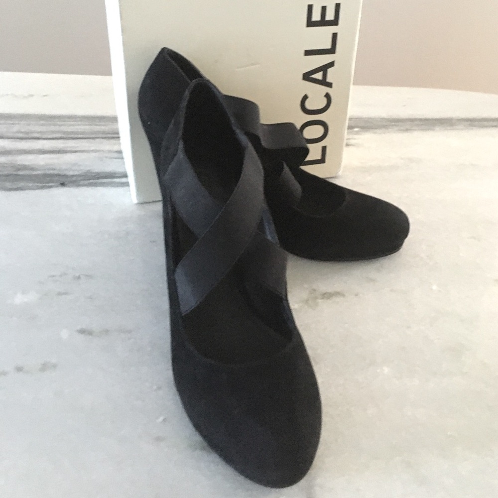 NIB | Classy Elegant Black Suede Leather Wedge Shoes